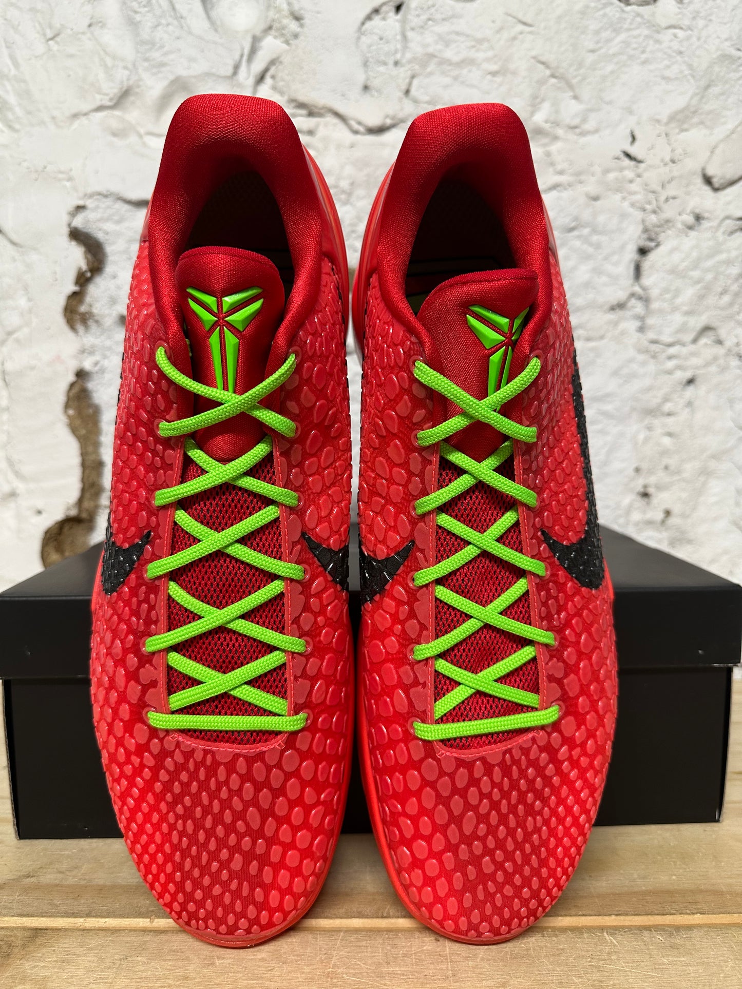 Kobe Reverse Grinch Sz 15 DS