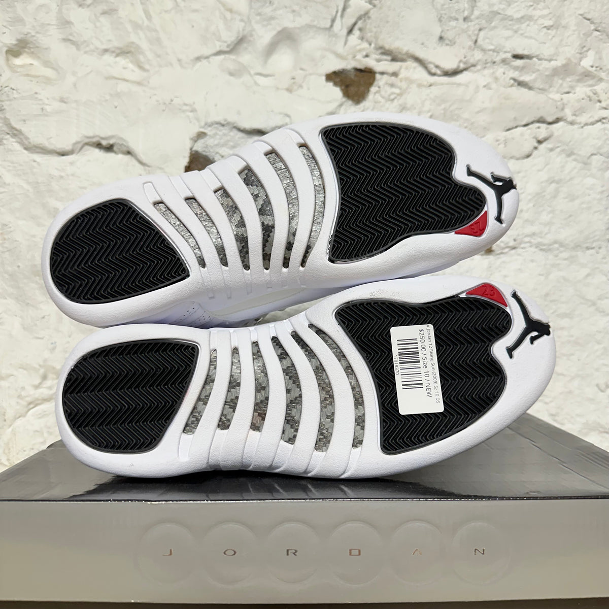 Air Jordan 12 Rising Sun (2009) Sz 10 DS