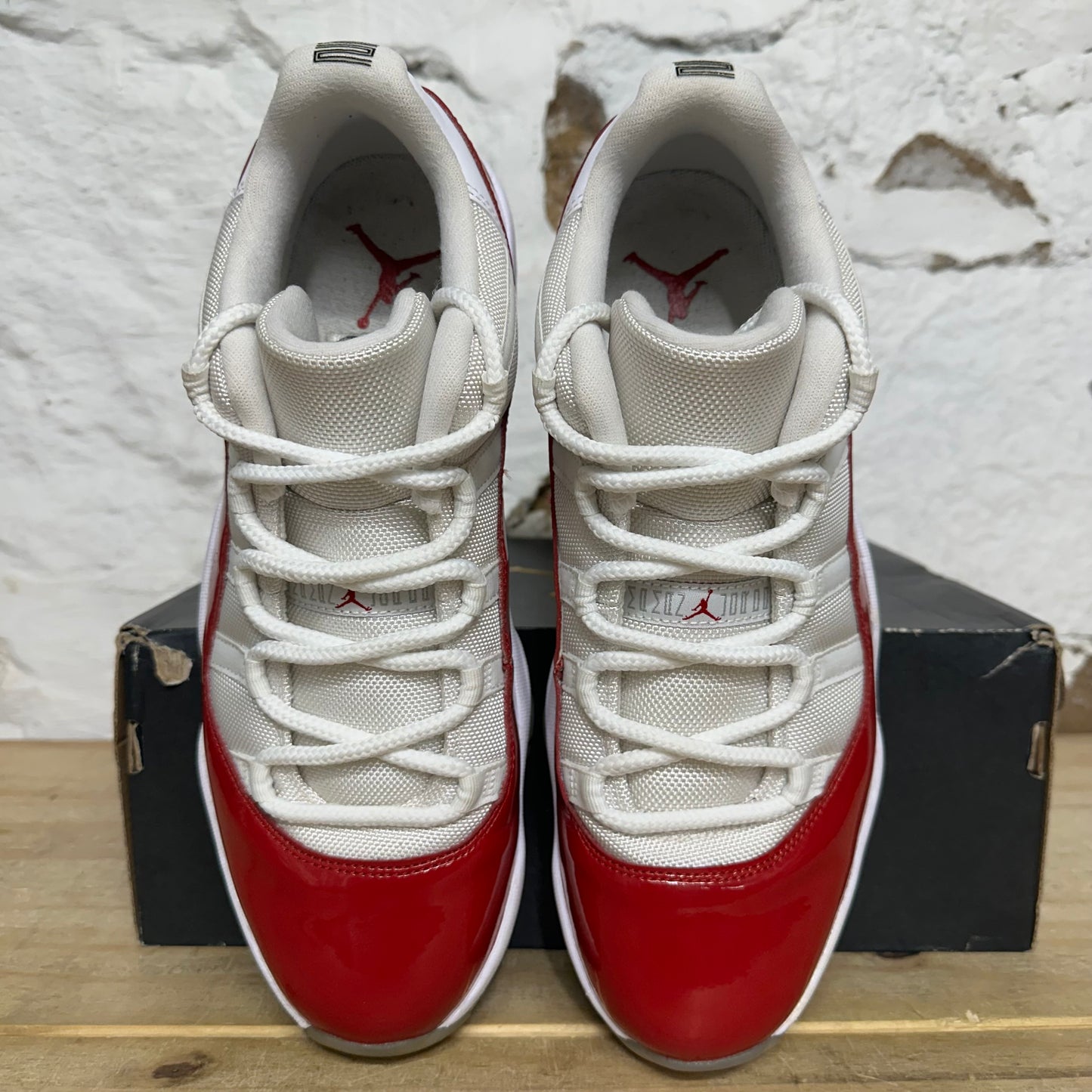Air Jordan 11 Low Cherry Sz 11