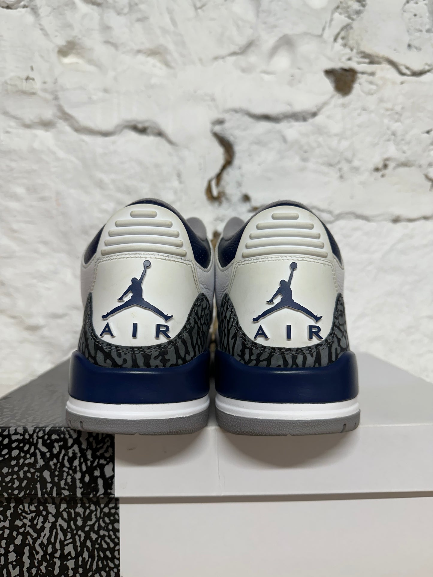 Air Jordan 3 Midnight Navy Sz 9