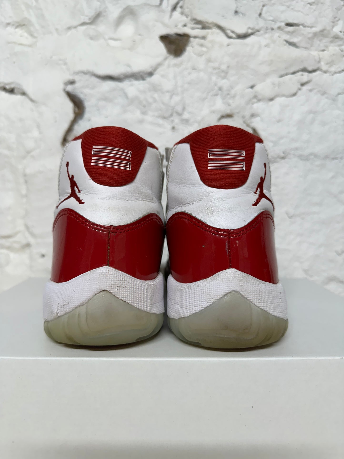 Air Jordan 11 High Cherry Sz 9