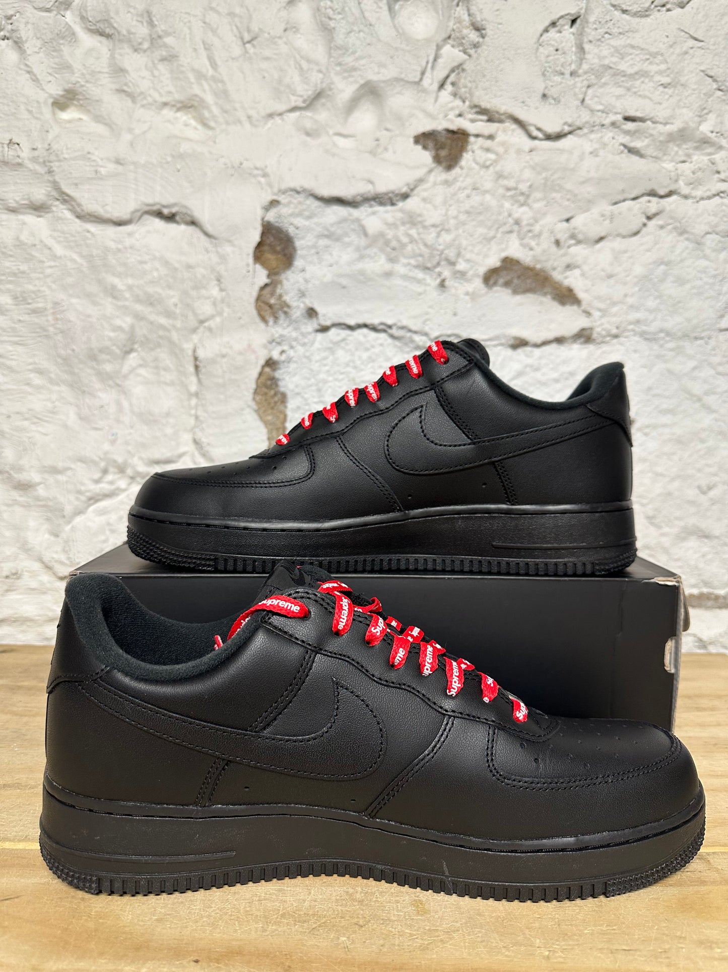 Nike Air Force 1 Low Supreme Black Sz 11 DS