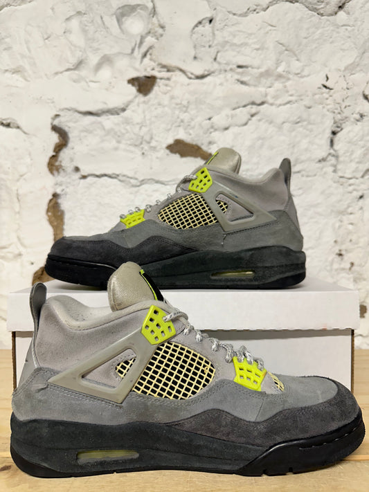 Air Jordan 4 Neon 95 Sz 9