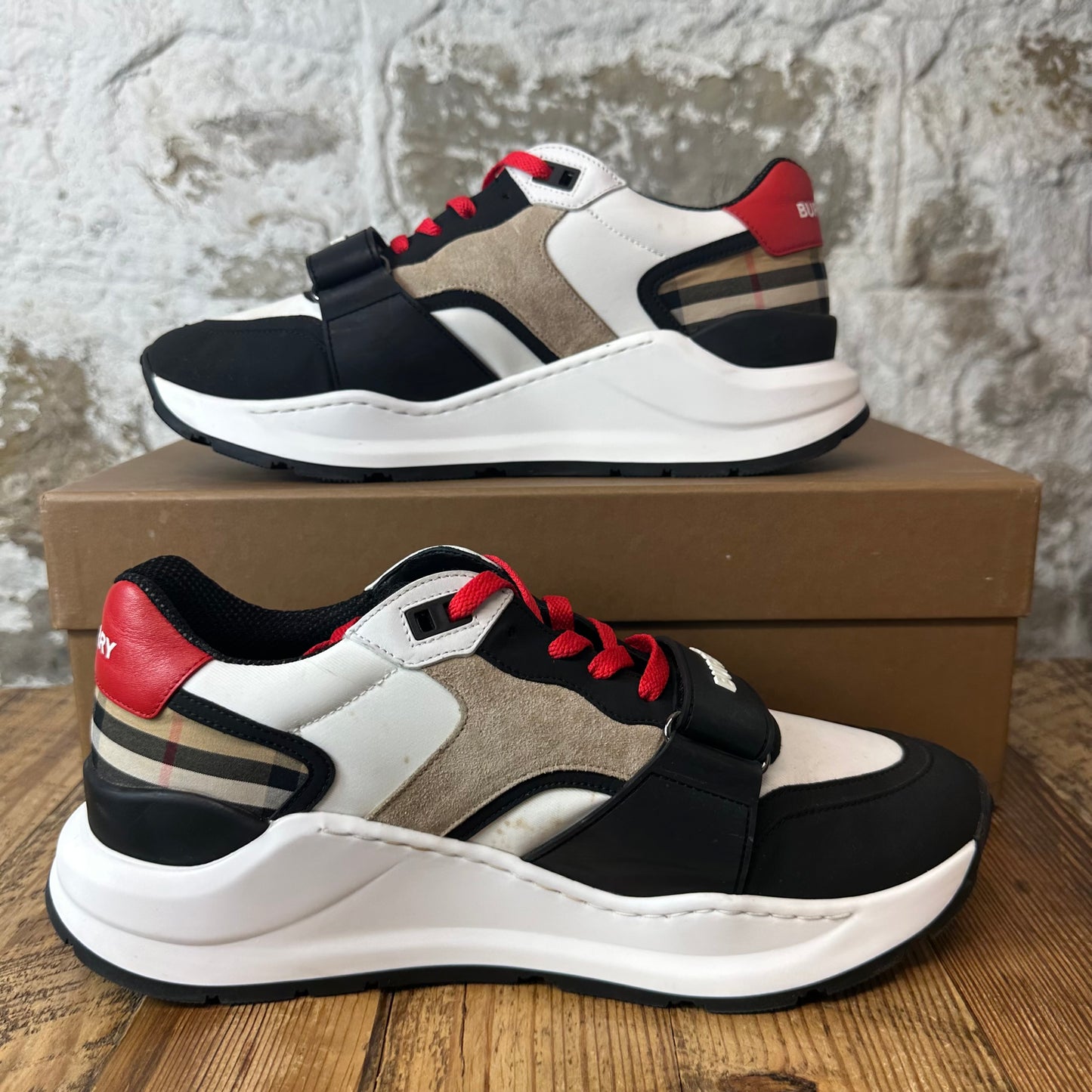 Burberry Ramsey Red Black White Sneaker Sz 9 (42)