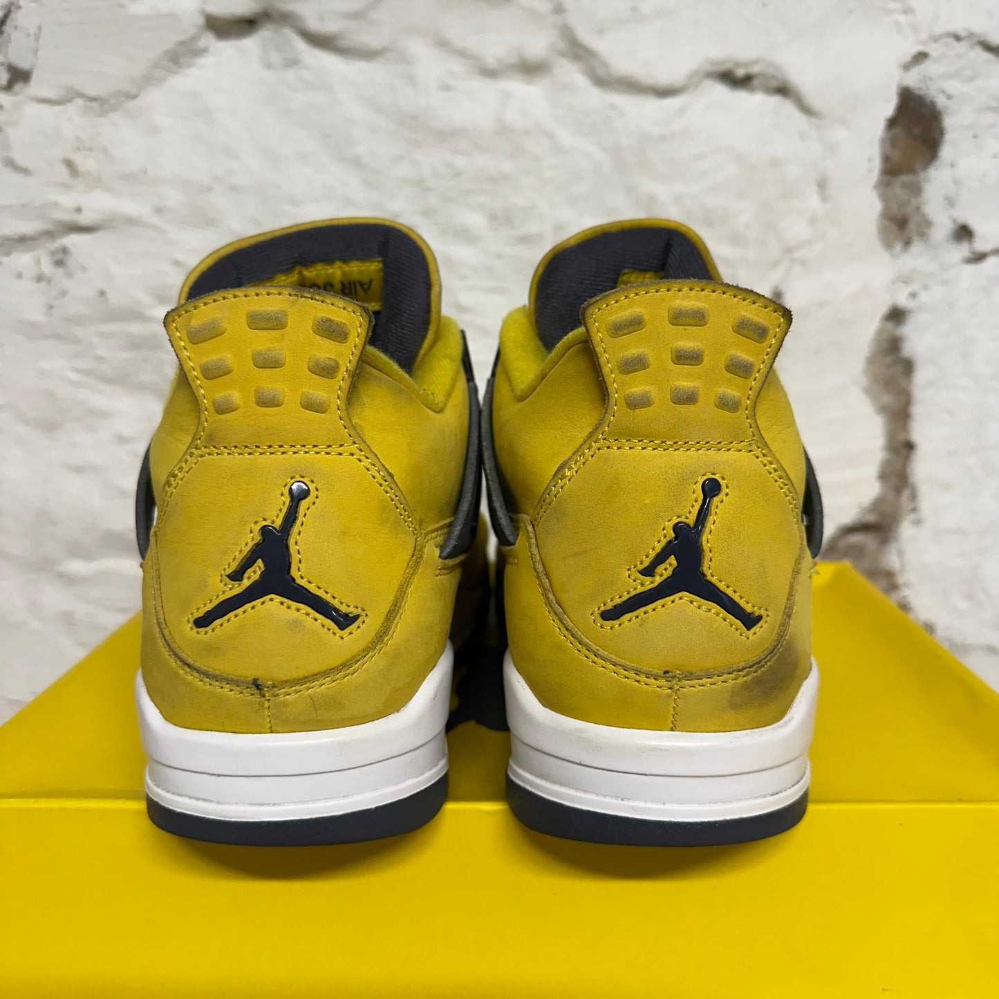 Air Jordan 4 Lightning Sz 11
