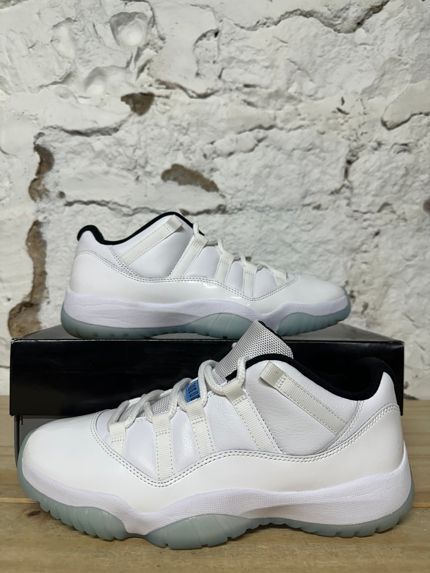 Air Jordan 11 Low Legend Blue Sz 9