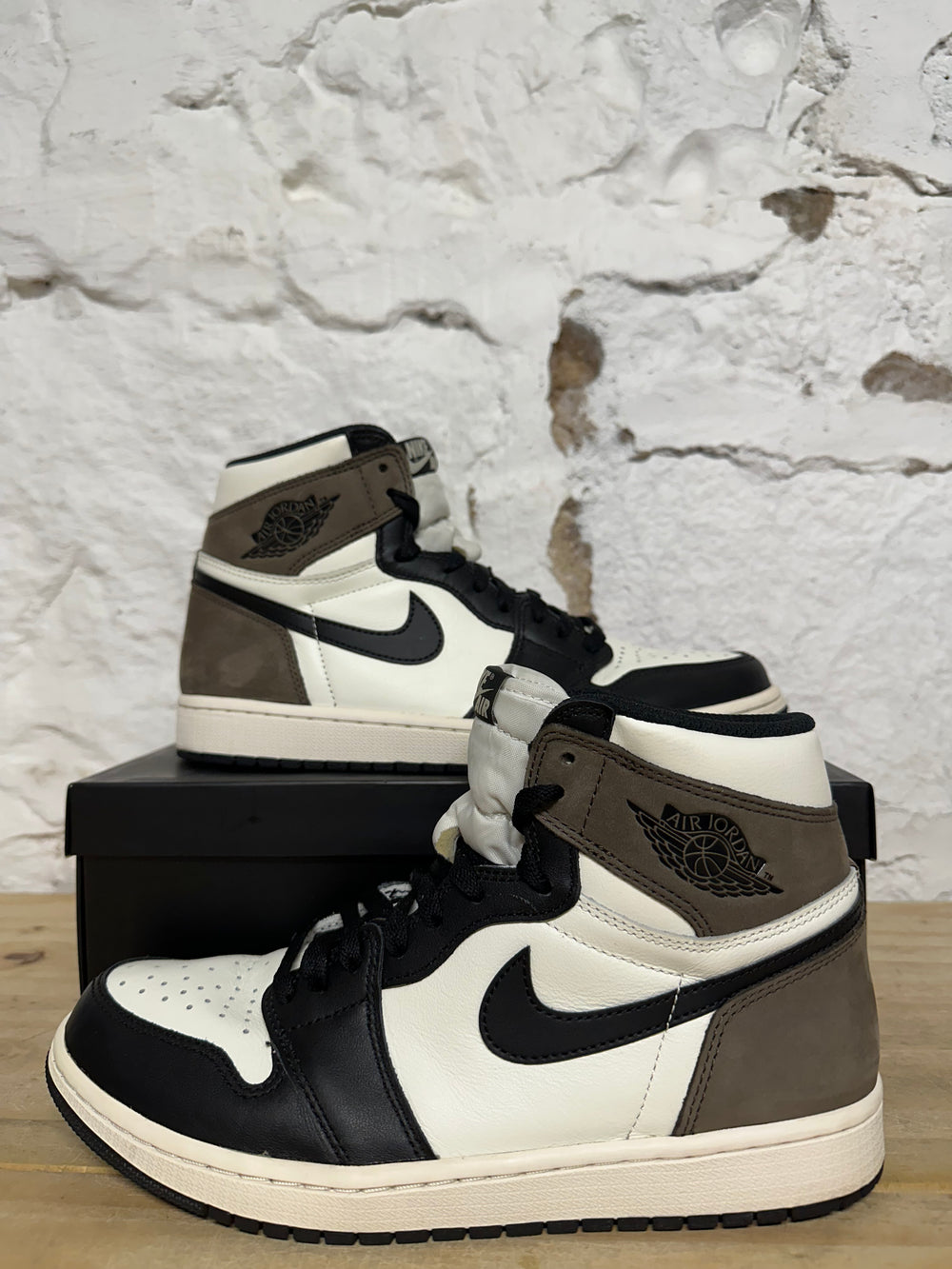 Air Jordan 1 High Dark Mocha Sz 9.5