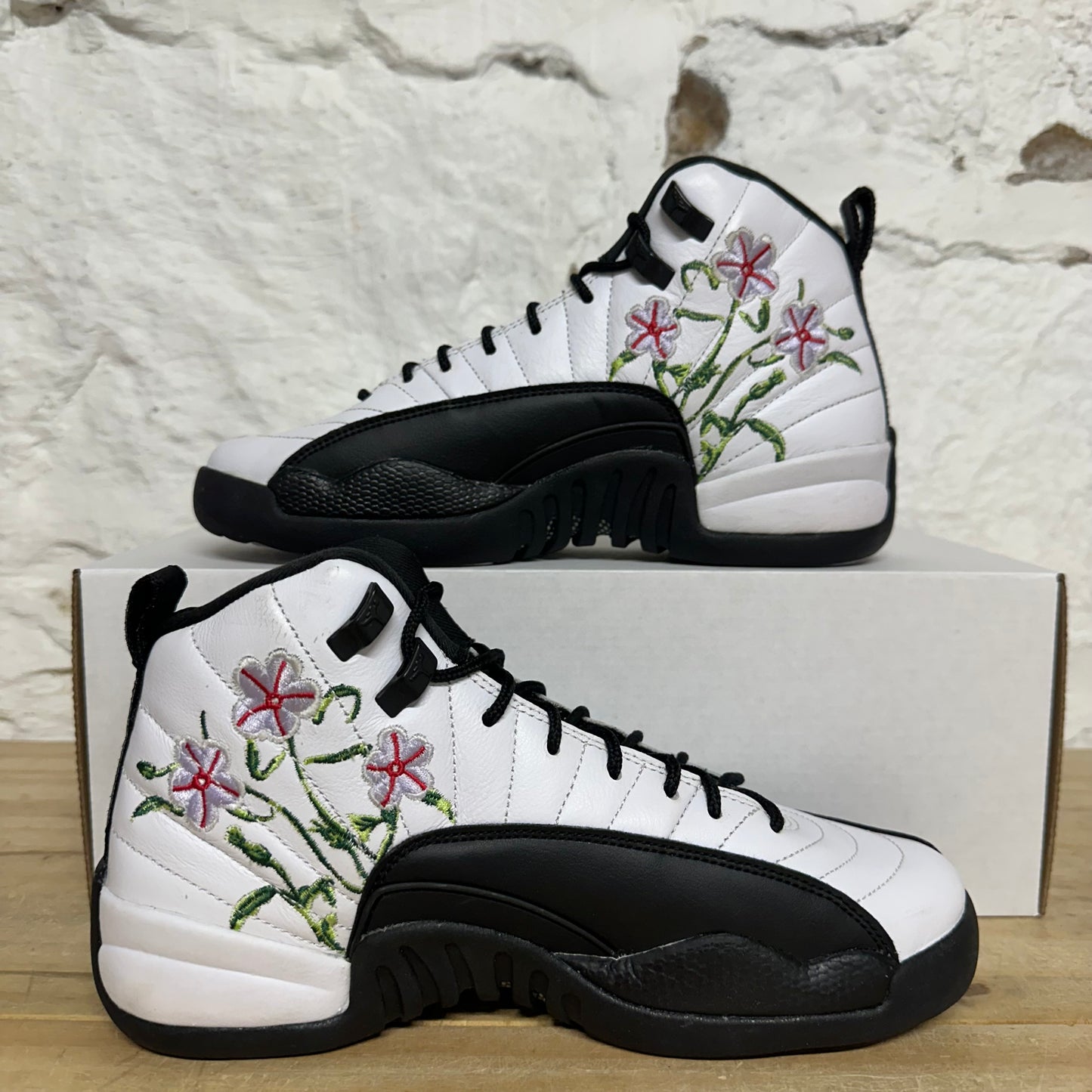Air Jordan 12 Floral Sz 6Y