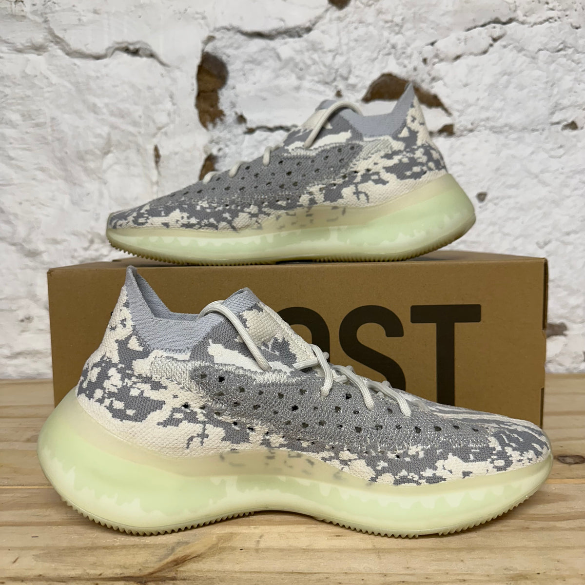 Yeezy 380 Boost Alien Sz 10.5