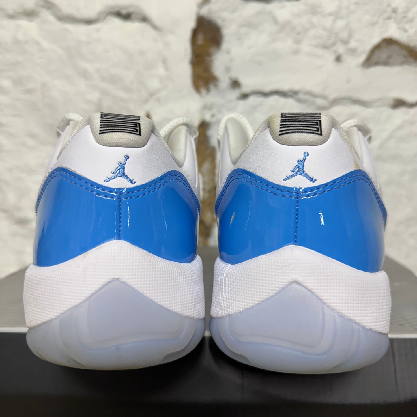 Air Jordan 11 Low UNC Sz 8.5