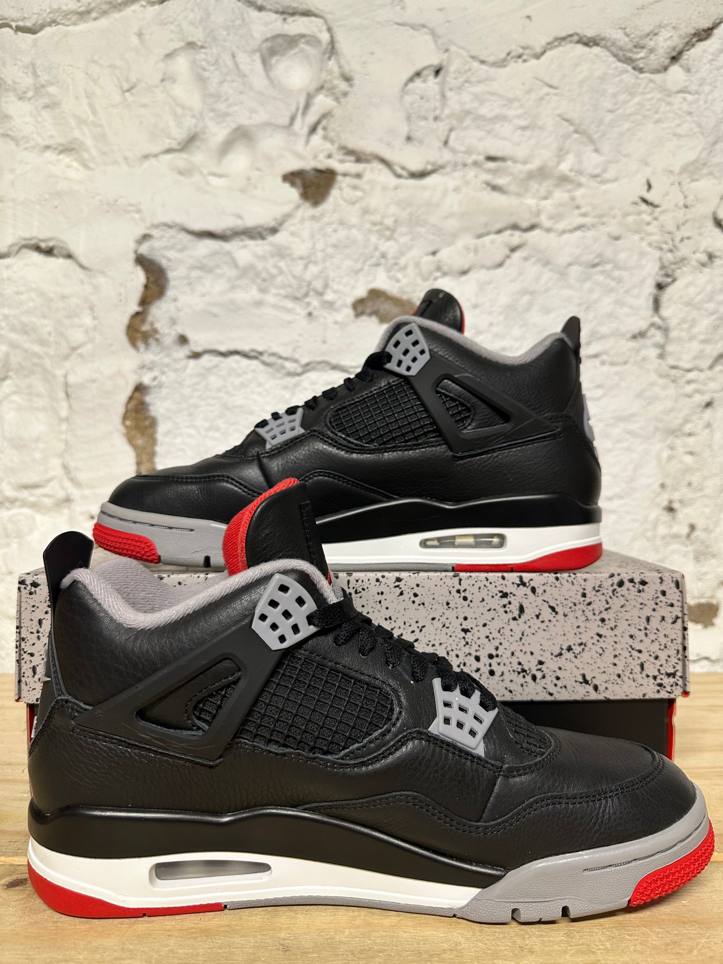 Air Jordan 4 Bred Reimagined Sz 9