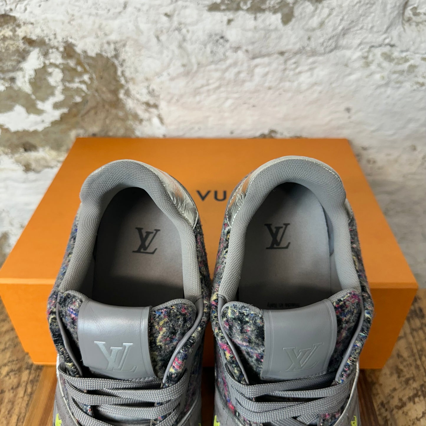 Louis Vuitton Gray Multicolor Trainer Sneaker Sz 10.5 (9LV)