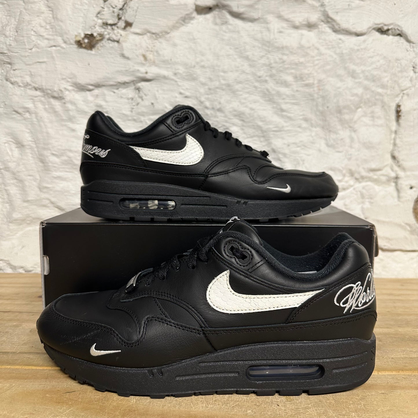 Nike Air Max 1 Supreme Black White Sz 10.5