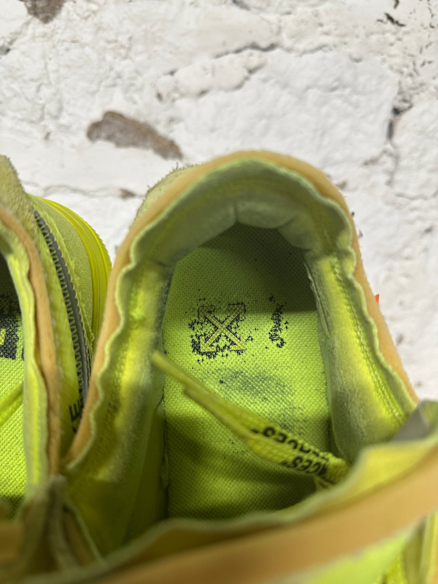 Nike Air Force 1 Low Off-White Volt Sz 11