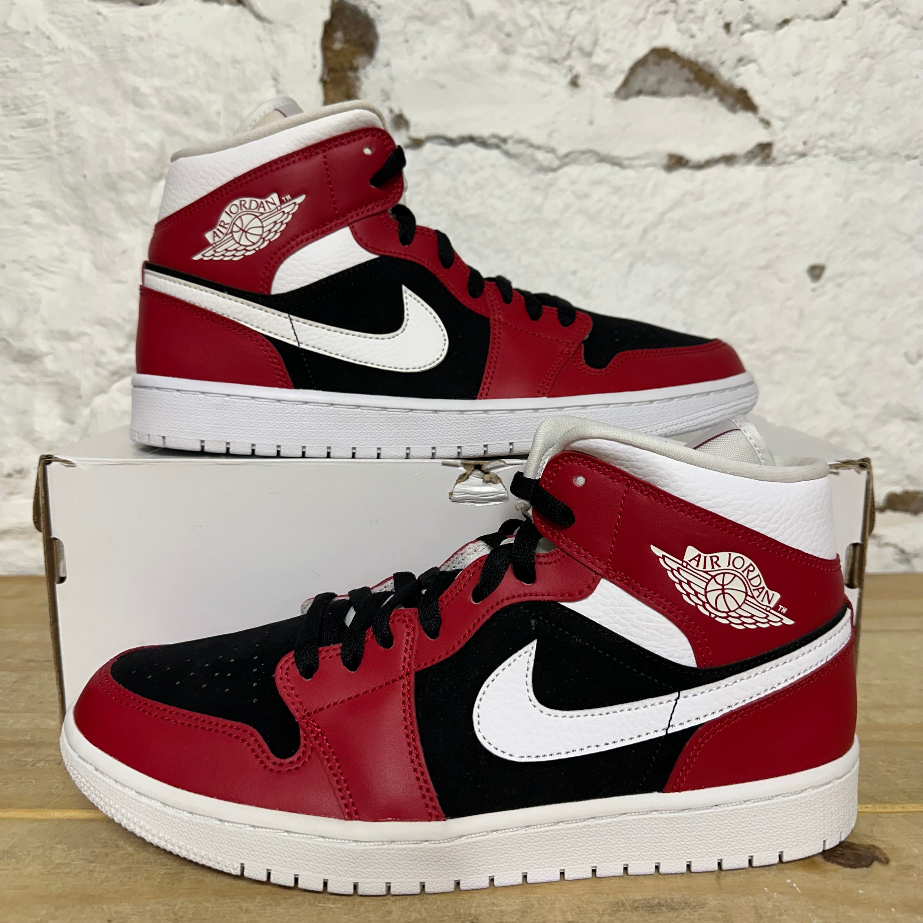 Air Jordan 1 Mid Gym Red Black 9.5 (11W) DS