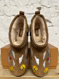 Ugg Classic Ultra Mini Boot Palace Looney Tunes Sz 7 DS