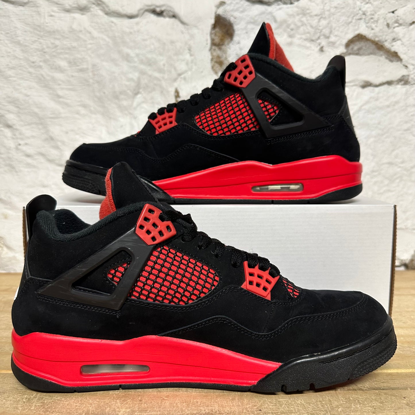 Air Jordan 4 Red Thunder Sz 10.5