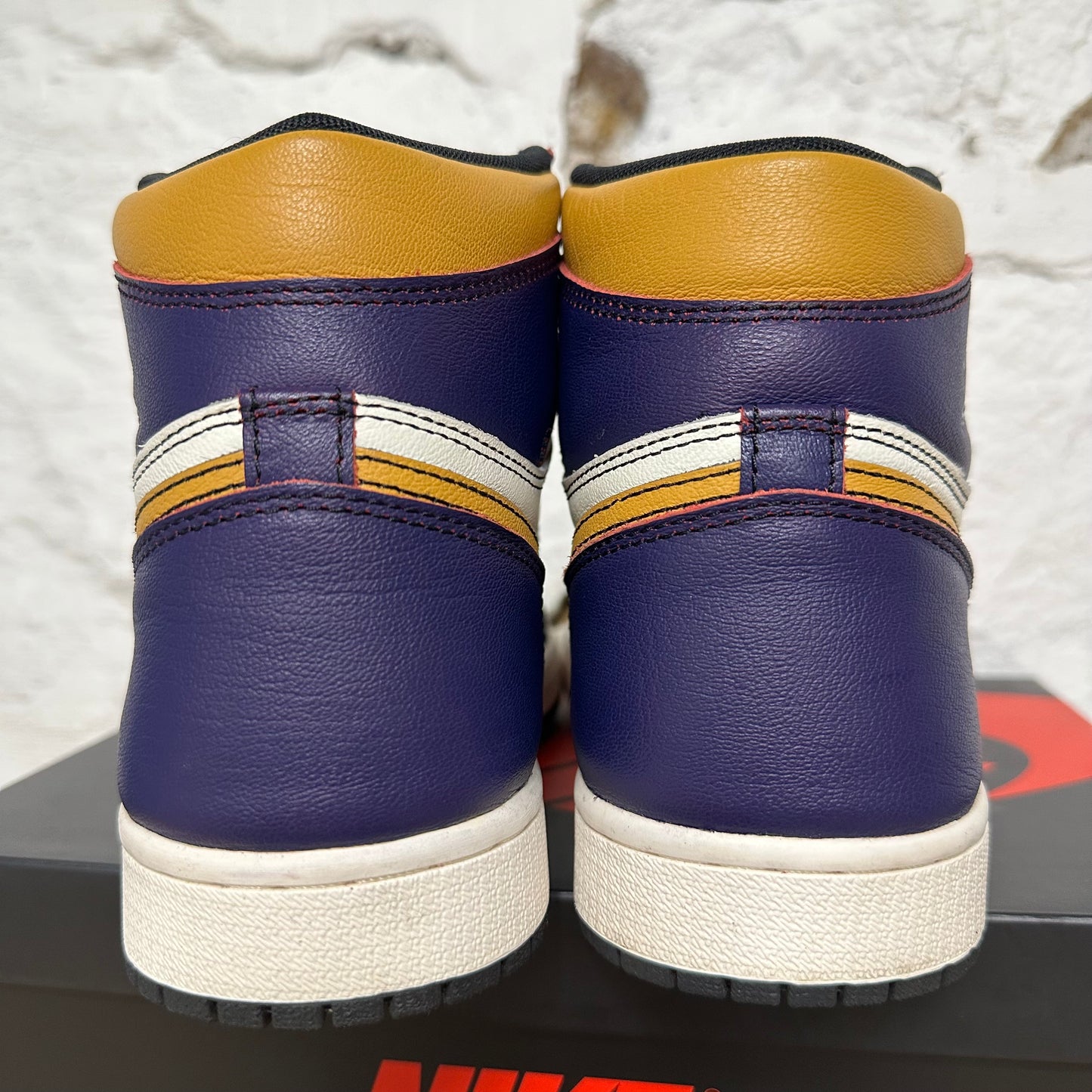 Air Jordan 1 High LA to Chicago Sz 9