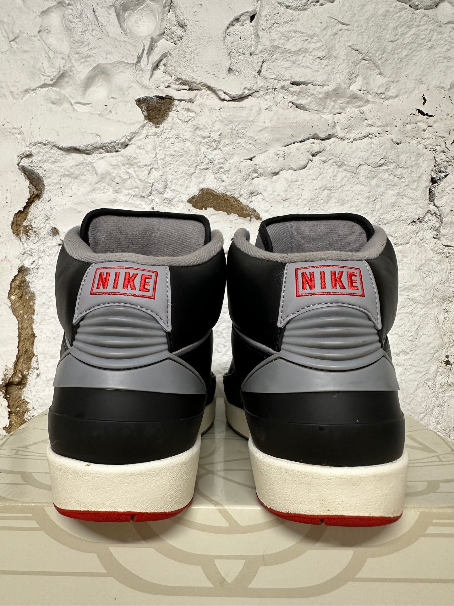 Air Jordan 2 Chicago Sz 8.5