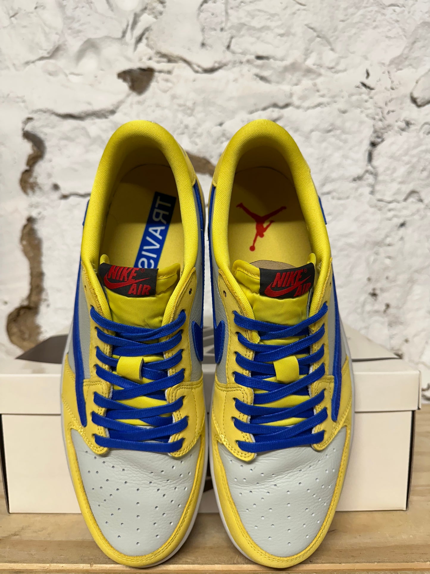 Air Jordan 1 Low Travis Scott Canary Sz 10.5 (12W)