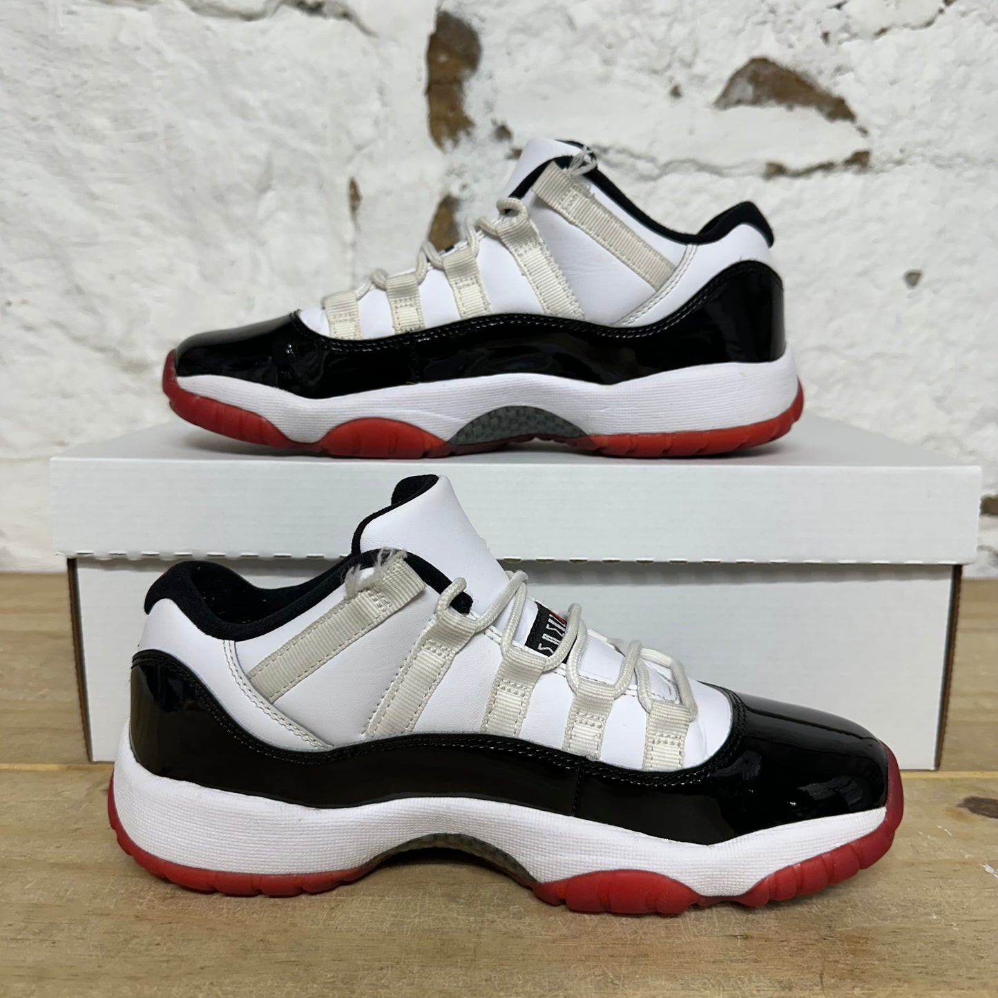 Air Jordan 11 Low Concord Bred Sz 5.5Y
