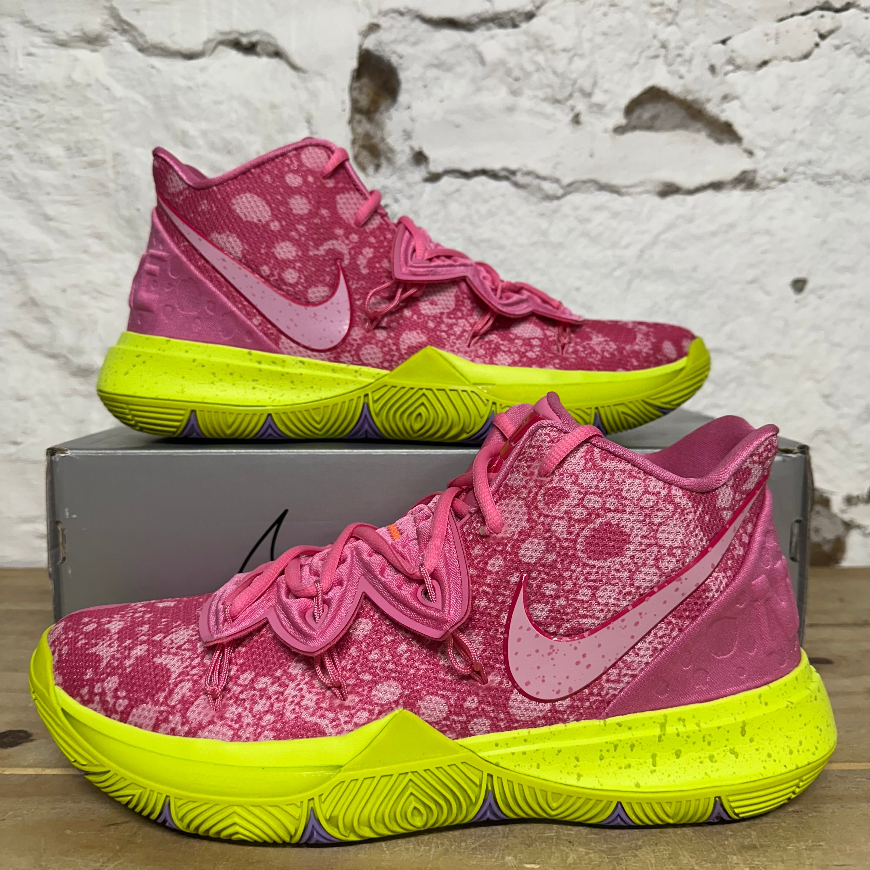 Nike Kyrie 5 Spongebob Patrick Sz 11.5