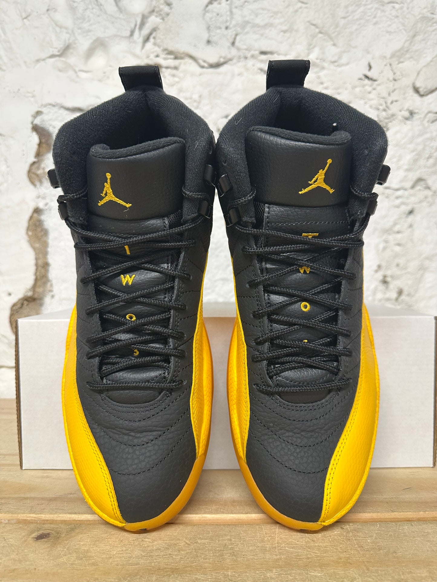 Air Jordan 12 University Gold Sz 9