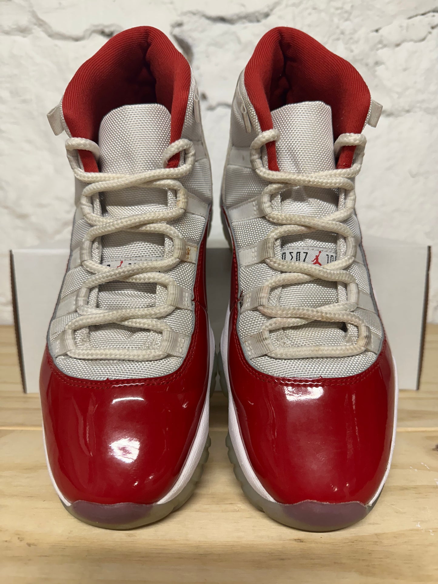 Air Jordan 11 High Cherry Sz 9