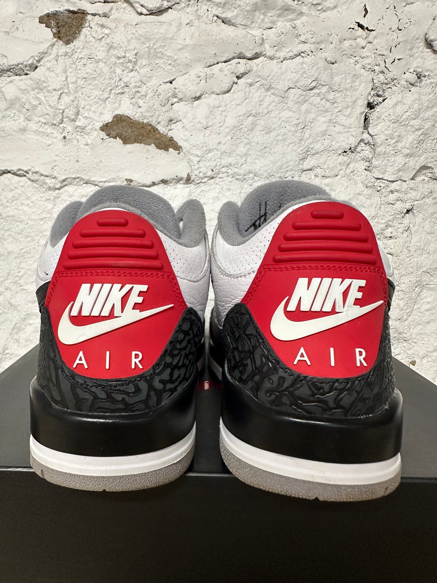 Air Jordan 3 Tinker Hatfield Sz 8