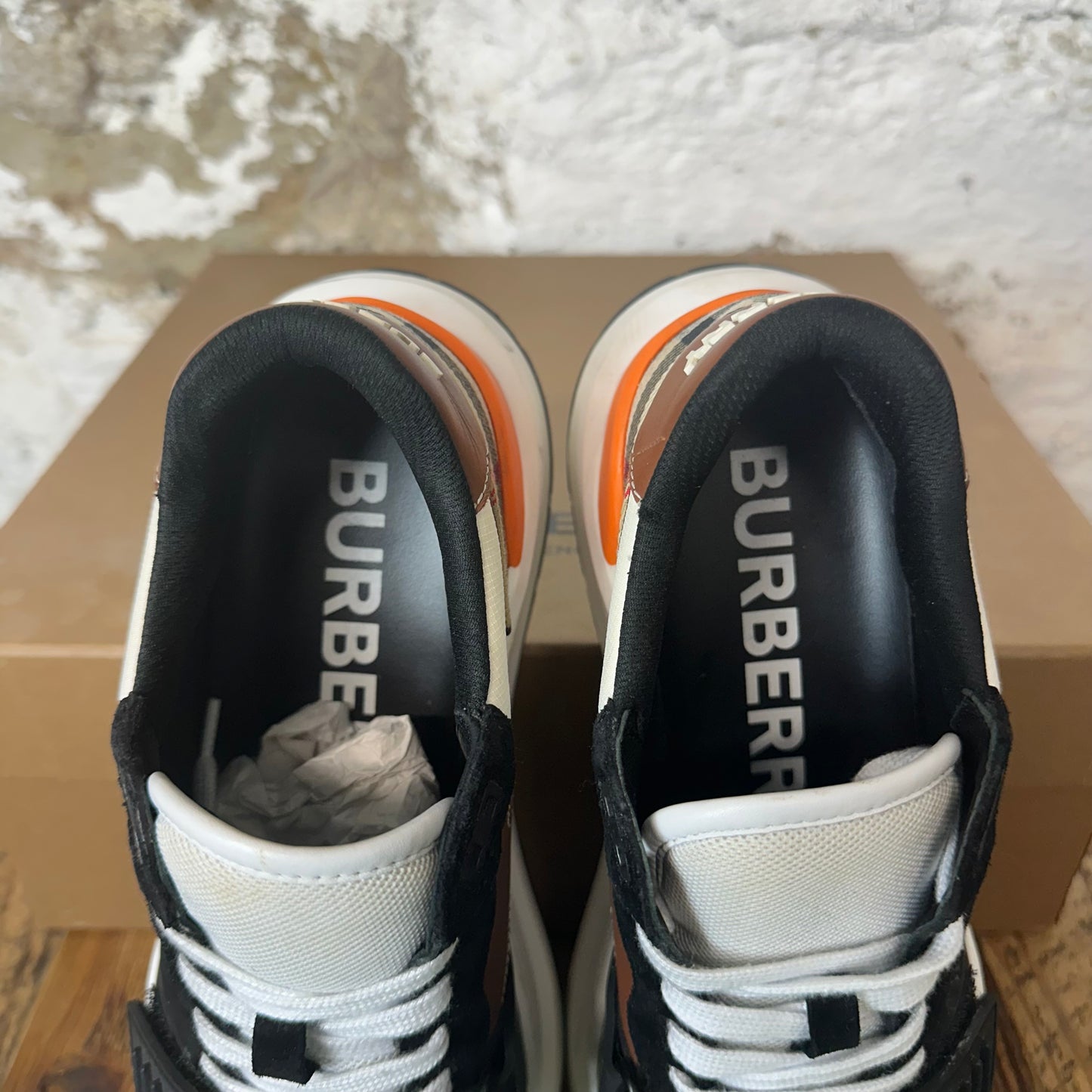Burberry Ramsey Brown White Black Sneaker Sz 7 (40)