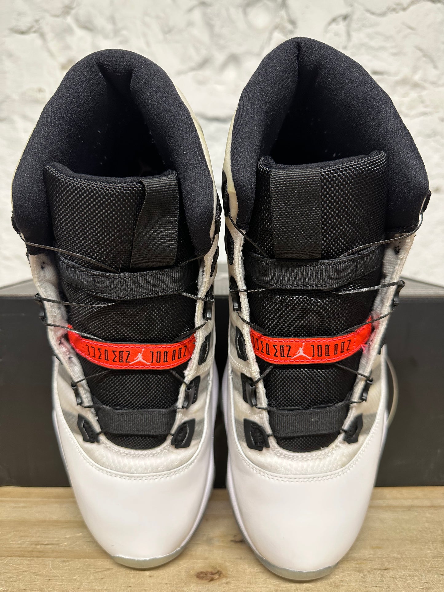 Air Jordan 11 High Adapt White Sz 10.5