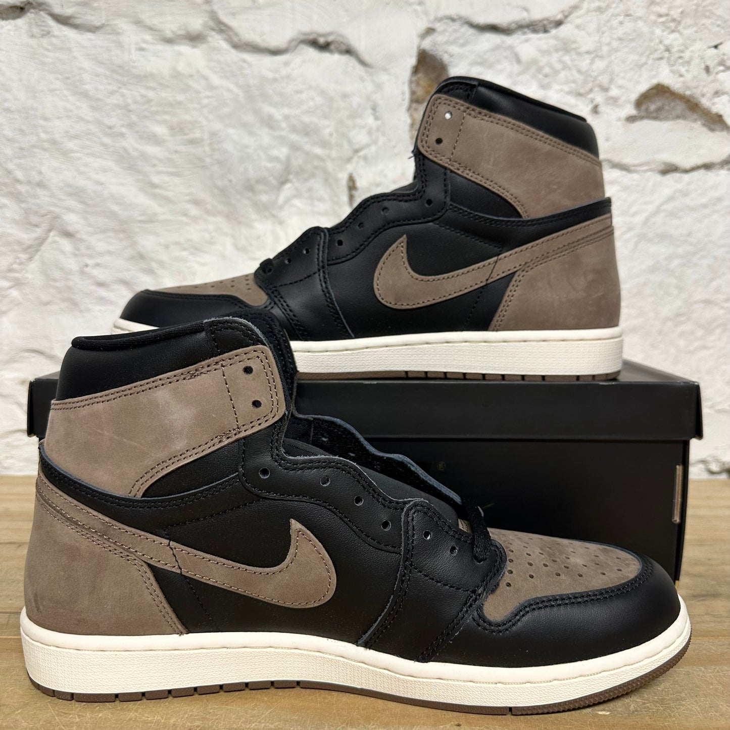 Air Jordan 1 High Palomino Sz 11 DS