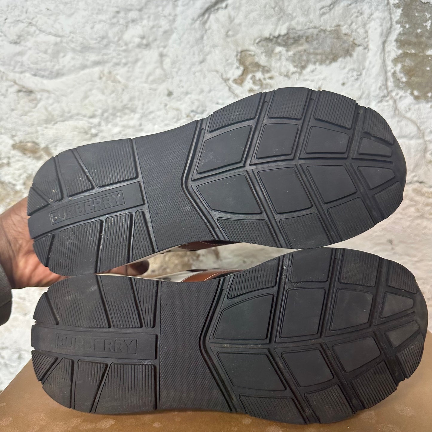 Burberry Ramsey Brown White Black Sneaker Sz 7 (40)