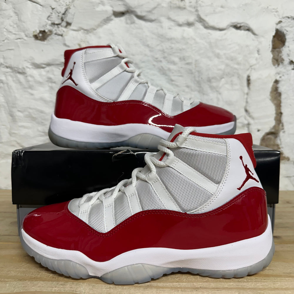 Air Jordan 11 High Cherry Sz 9.5