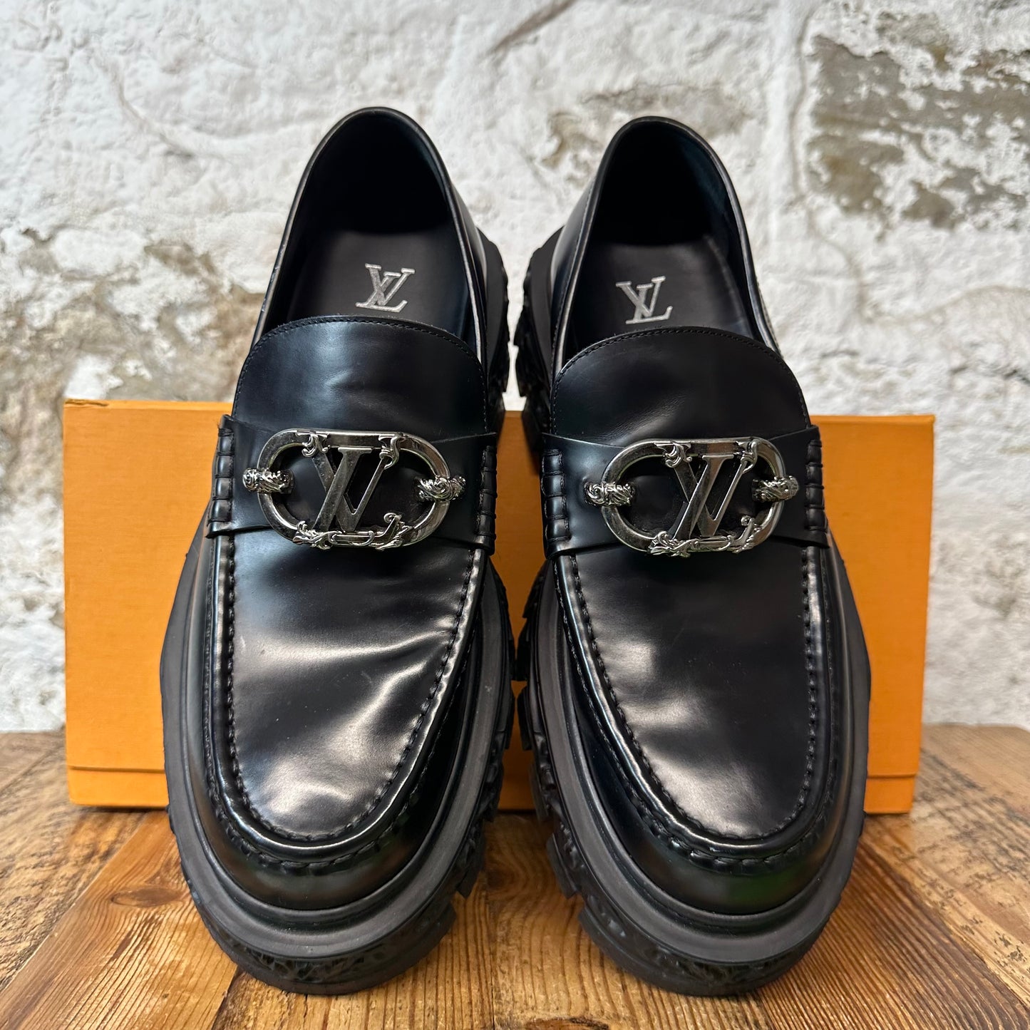 Louis Vuitton Black Baroque Loafer Sz 9.5 (8LV)