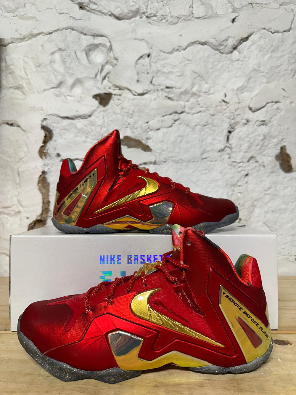 Nike Lebron 11 Elite SE Metallic Gold Sz 11 DS