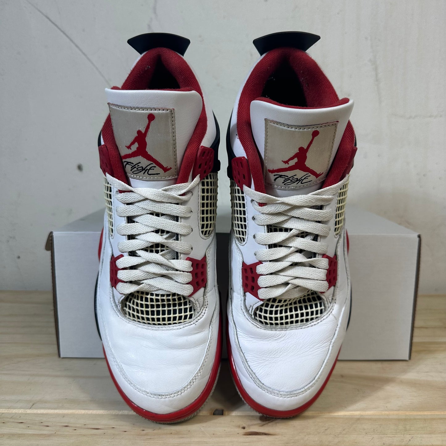 Air Jordan 4 Fire Red Sz 9