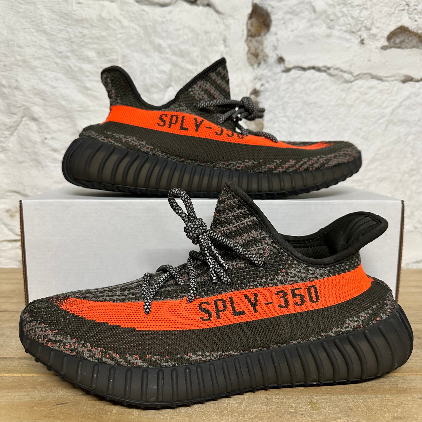 Yeezy 350 V2 Carbon Beluga Sz 10.5
