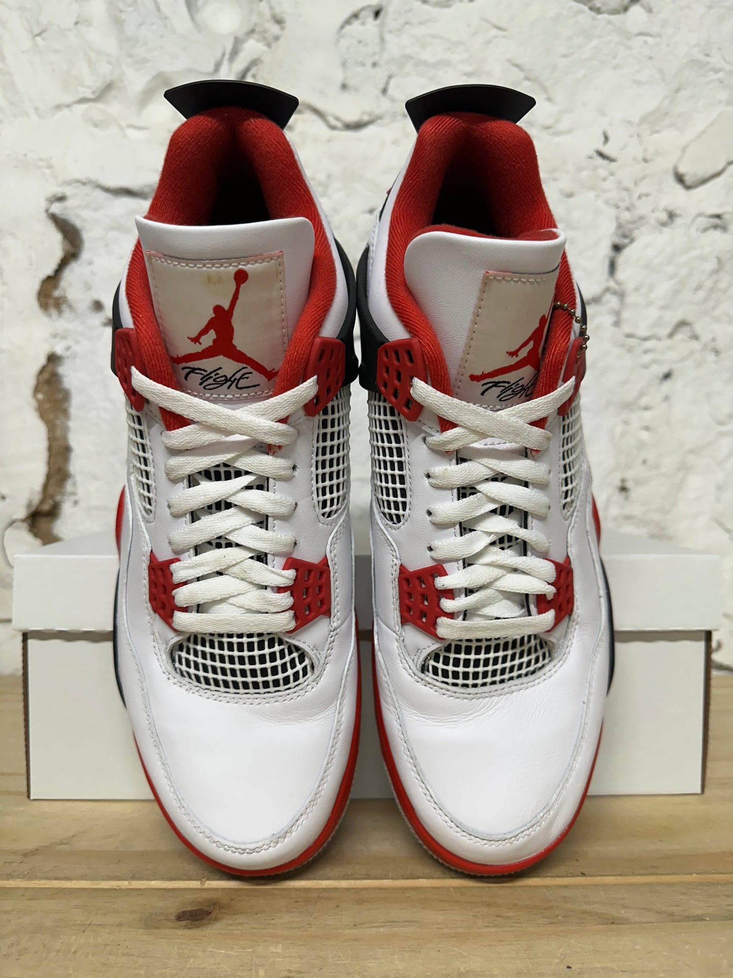 Air Jordan 4 Fire Red Sz 11