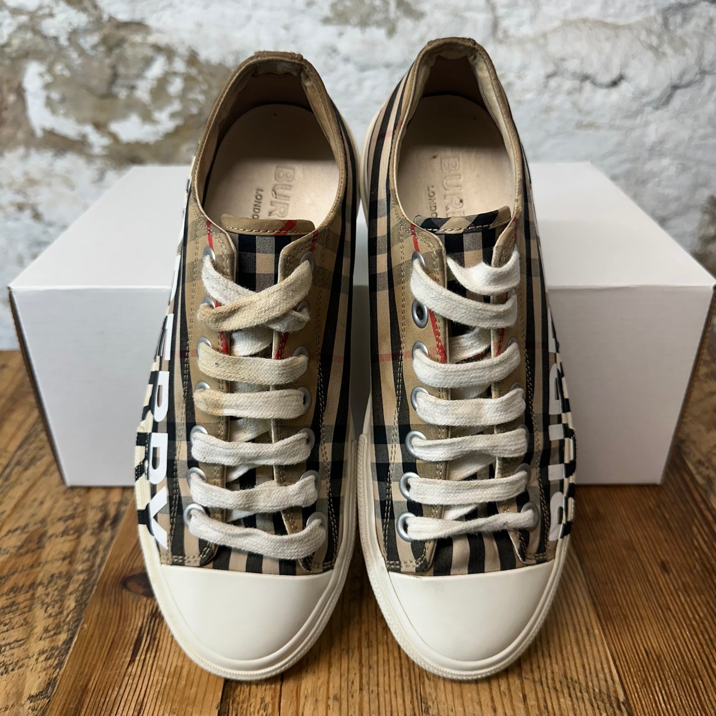Burberry Side Spell Plaid Sneaker Sz 6.5 (39)