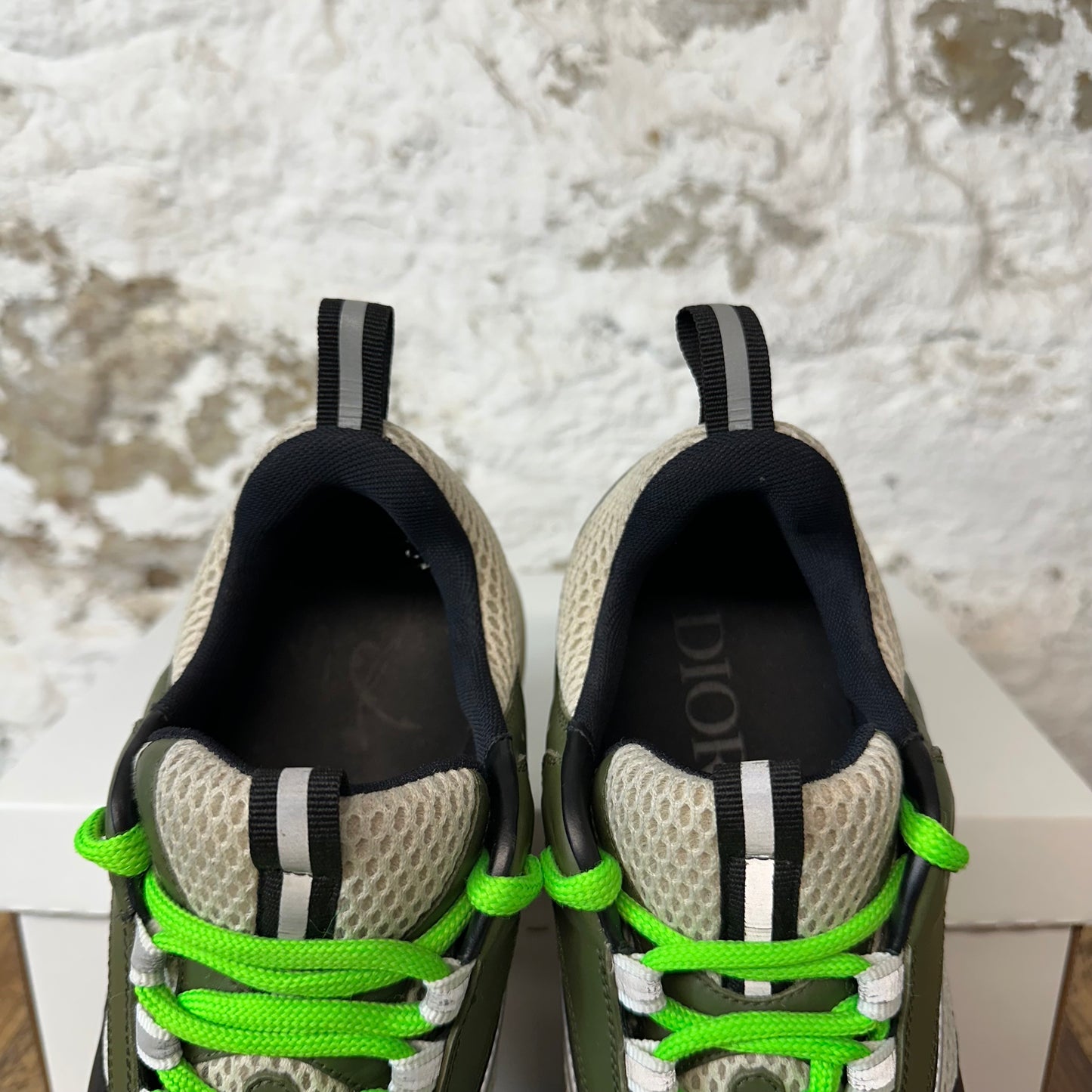Dior B22 Olive Lime Green Cream Sneaker Sz 8 (41) No Box
