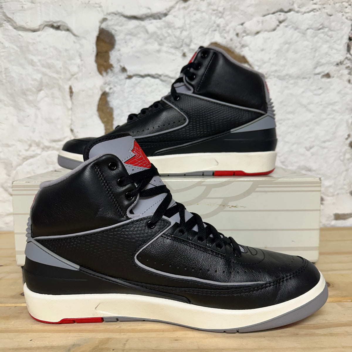 Air Jordan 2 Black Cement Sz 9.5
