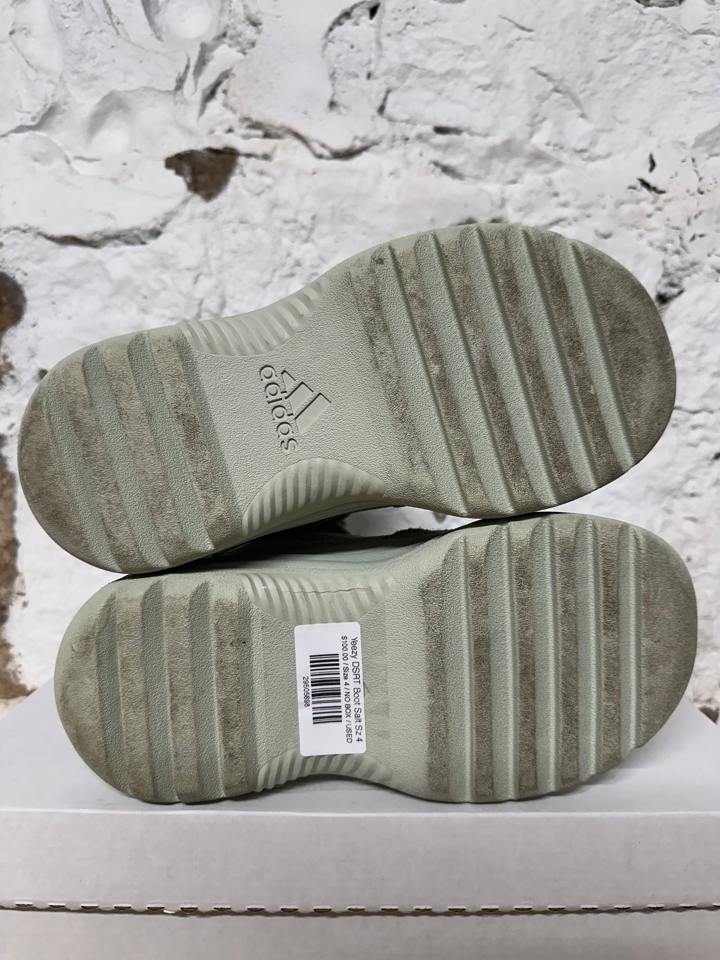 Yeezy Desert Boot Salt Sz 4