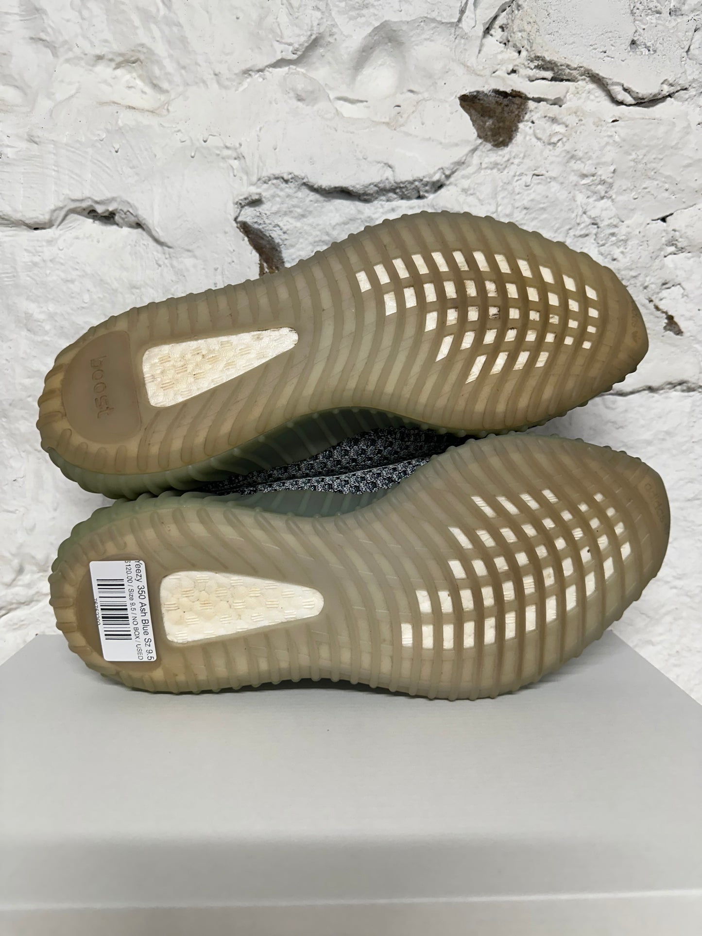 Yeezy 350 V2 Ash Blue Sz 9.5