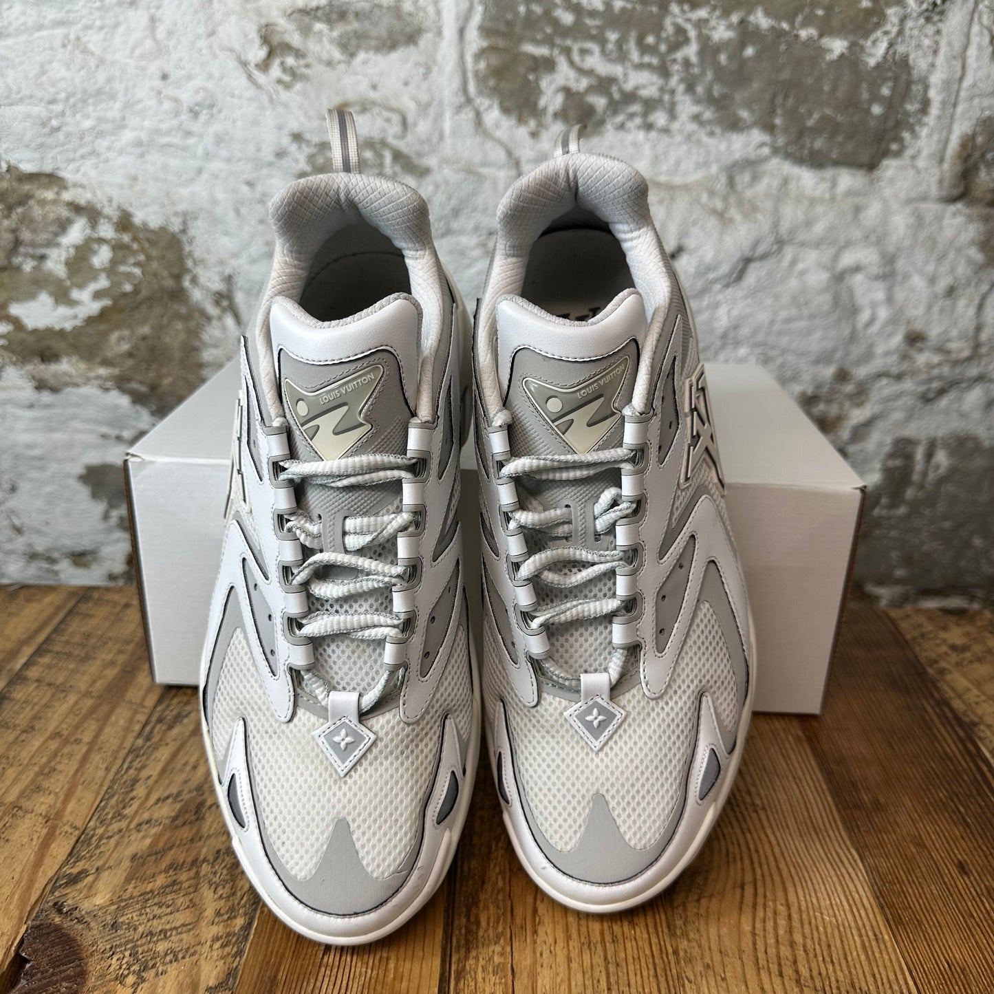 Louis Vuitton Grey White Tatic Trainer Sneaker Sz 10 (8.5LV)