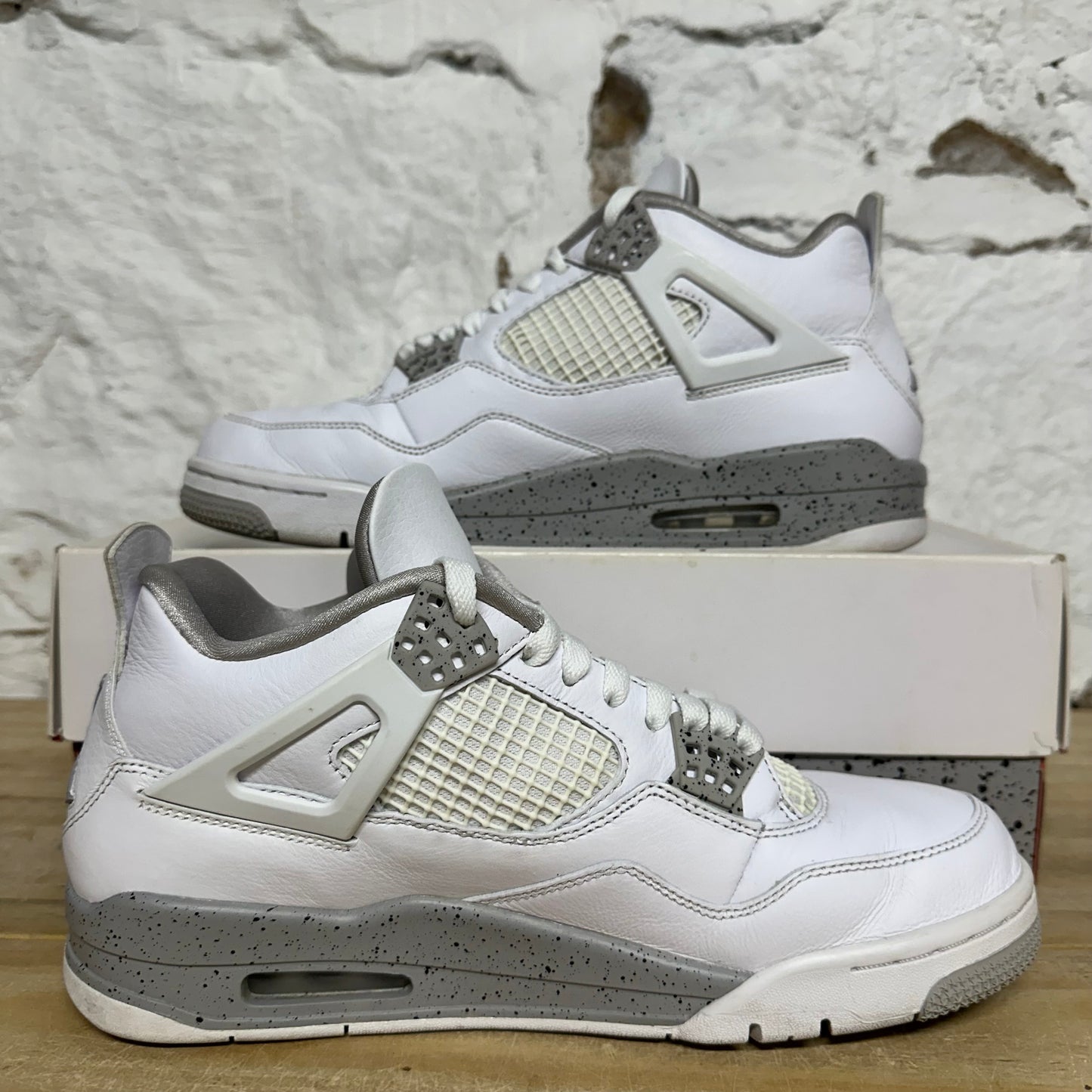 Air Jordan 4 White Oreo Sz 9.5