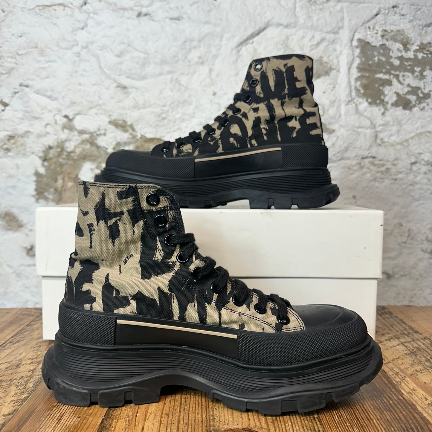 Alexander Mcqueen Beige Black Tread Boot Sneaker Sz 7 (40)