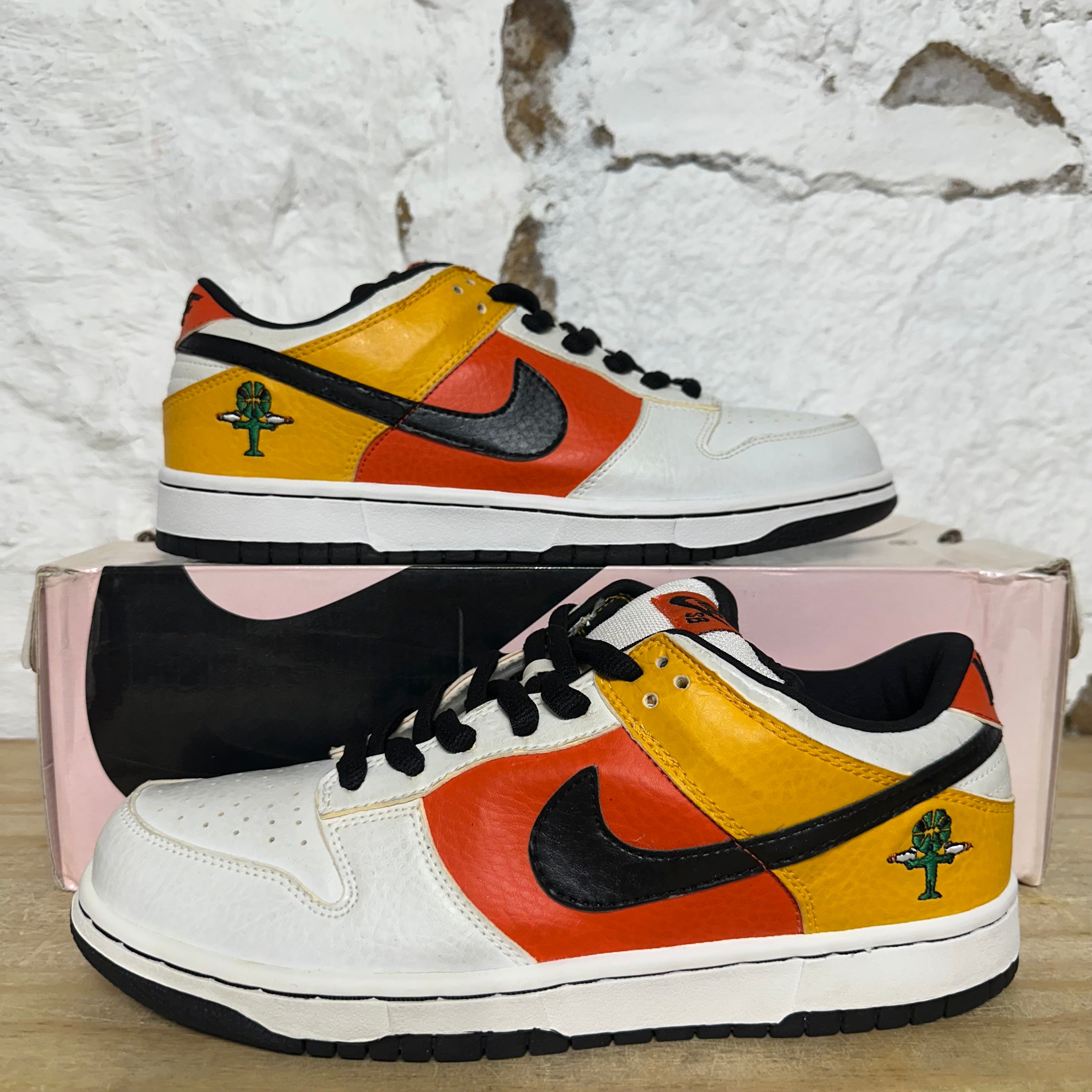 Nike Dunk Low SB Raygun Sz 9.5