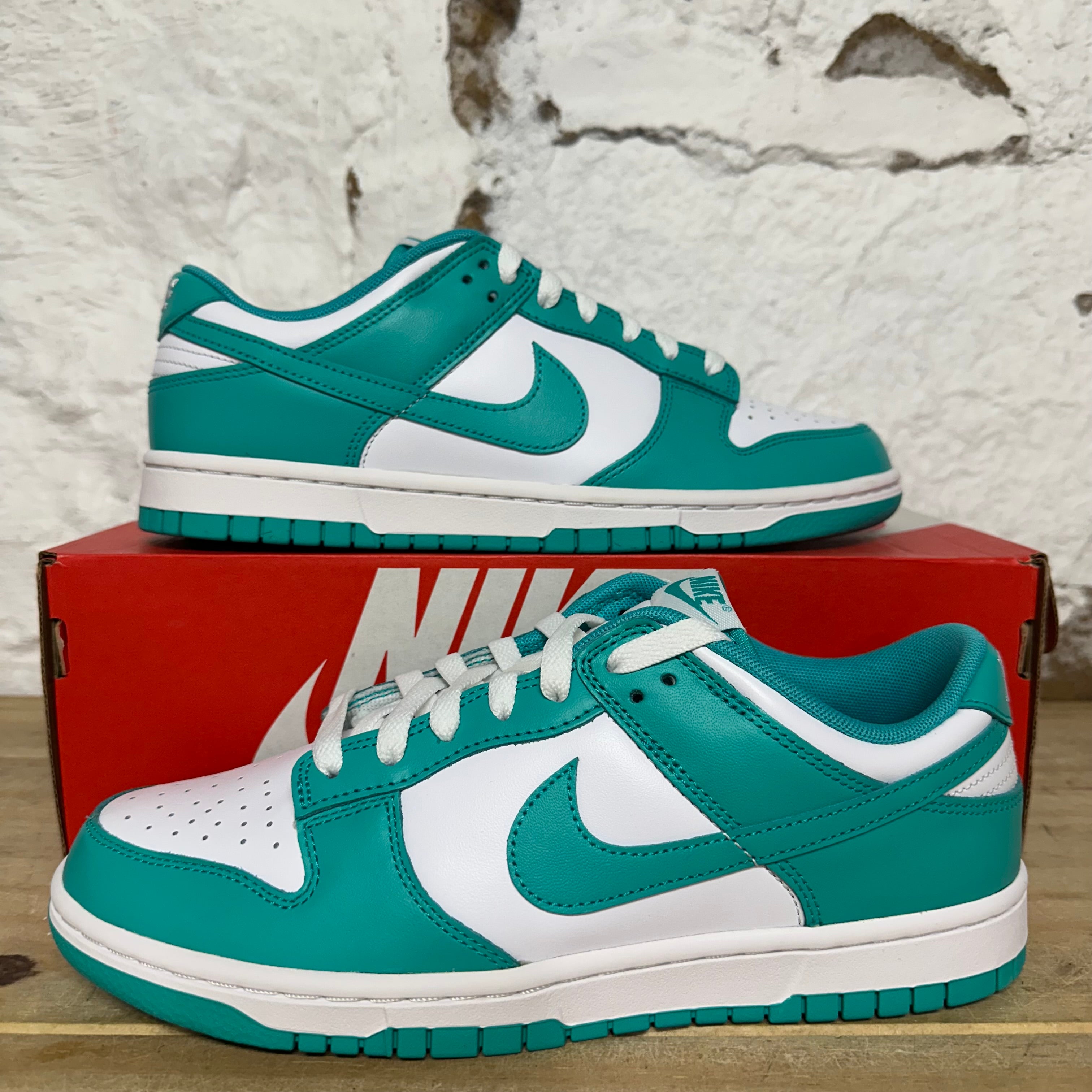 Nike Dunk Low Clear Jade Sz 8 DS