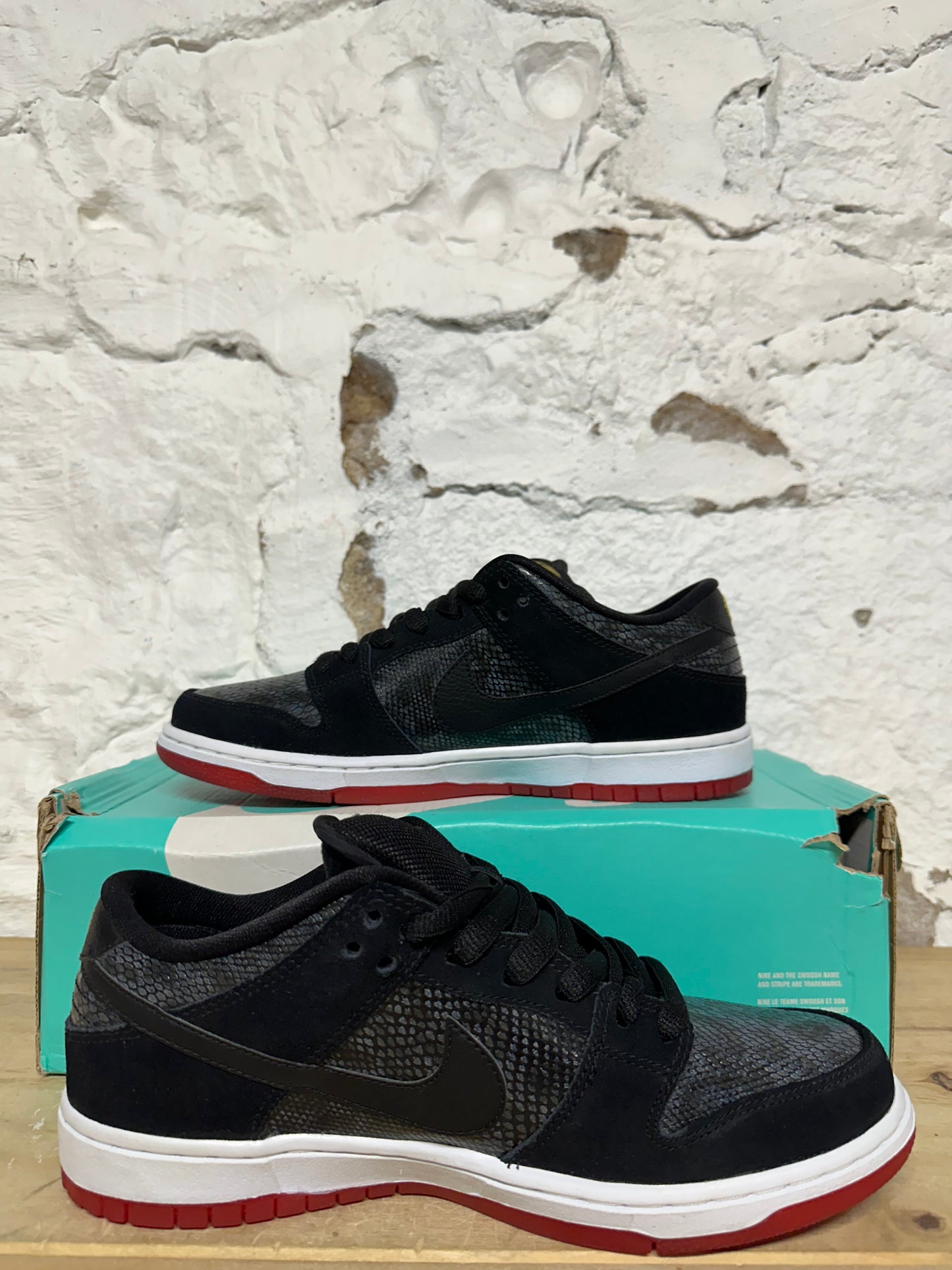 Nike SB Dunk Low Snake Eyes Sz 9 DS